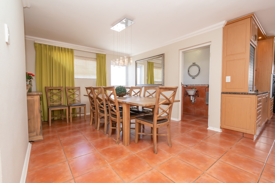 5 Bedroom Property for Sale in Waterfront Western Cape